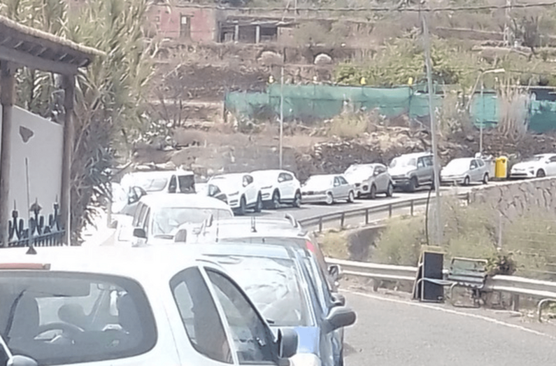 Las sanciones por estacionar en zonas prohibidas o por incivismo oscilan entre los 80 y los 200 euros / TA